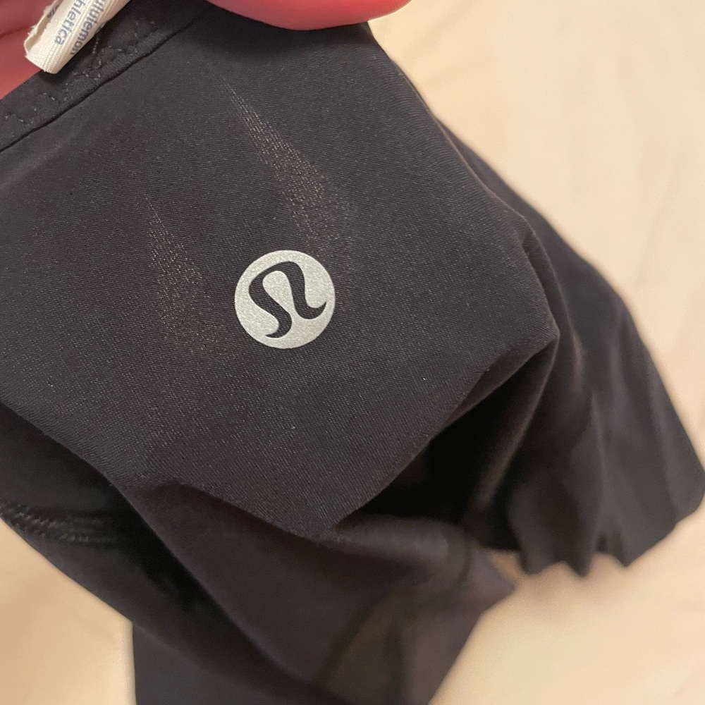 Lululemon top - Picture 10 of 11